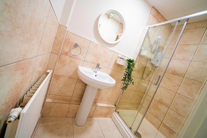 4 Bedroom Flat To Rent In West Street, Sheffield, S1