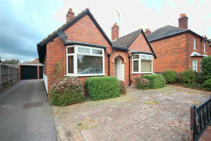 3 Bedroom Detached Bungalow To Rent In Stocton Road, Guildford, GU1