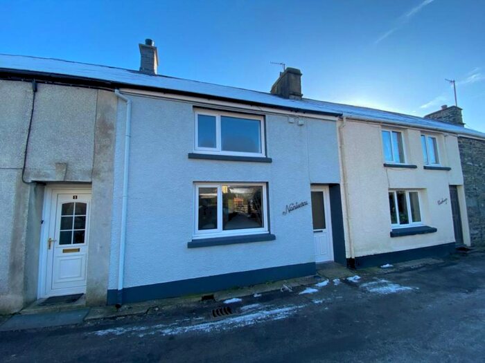 3 Bedroom Property To Rent In High Street, Tregaron, SY25
