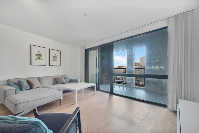 3 Bedroom Apartment To Rent In Delancey Apartments, Williamsburg Plaza, E14