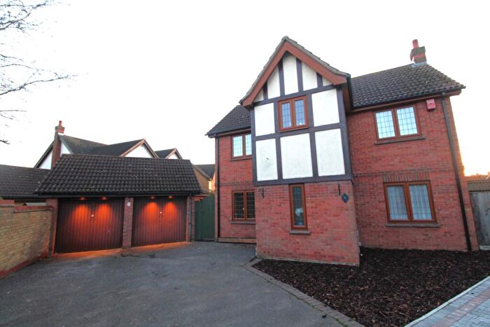 4 Bedroom Detached House To Rent In Sanderson Close, West Horndon, Brentwood, Essex, CM13