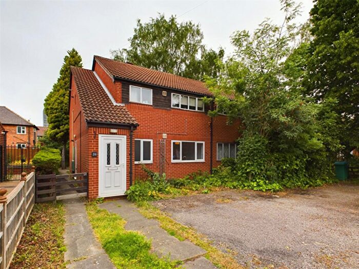 2 Bedroom Apartment To Rent In Ednaston Road, Nottingham, Nottinghamshire, NG7