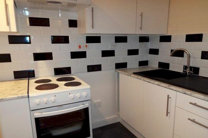 Studio To Rent In Clifton Road, Gravesend DA11