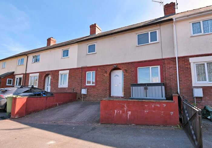 2 Bedroom End Of Terrace House For Sale In Uwch Y Dre, Corwen, LL21