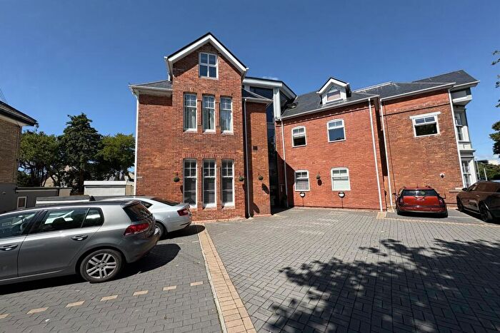 3 Bedroom Flat To Rent In Weymouth, DT4
