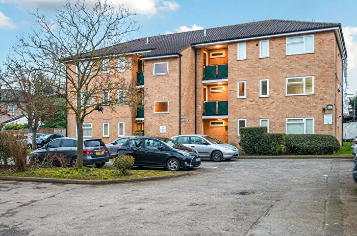 2 Bedroom Apartment For Sale In Newnham Close, Thornton Heath, CR7