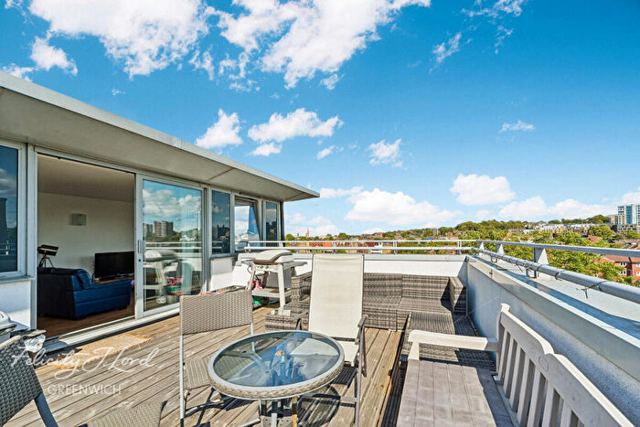 2 Bedroom Flat For Sale In Deals Gateway, London, SE13
