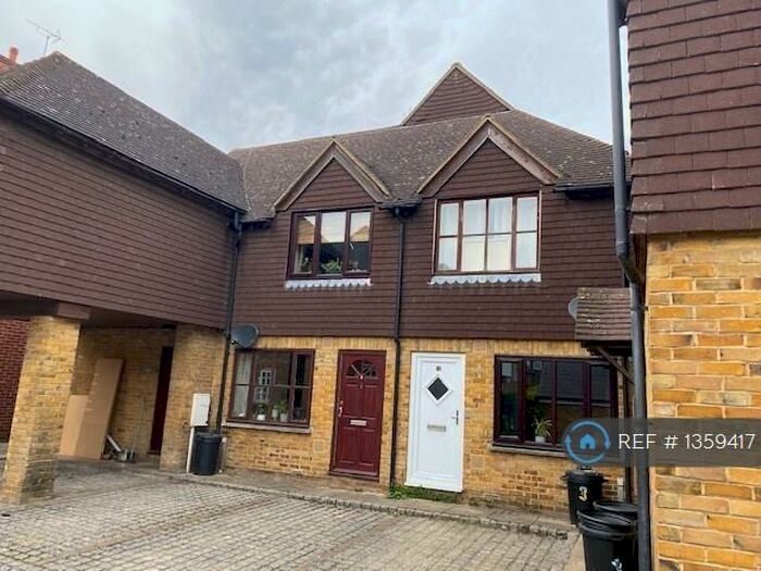 1 Bedroom Flat To Rent In Bishops Walk, Rochester, ME1