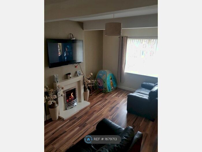 3 Bedroom Semi-Detached House To Rent In Hatherton Road, Bilston, WV14