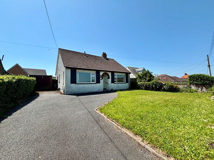 2 Bedroom Bungalow For Sale In Ruslin, Stratton Road, Bude, EX23