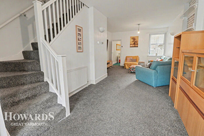 3 Bedroom Terraced House For Sale In Hamilton Road, Great Yarmouth, NR30