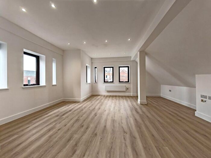 1 Bedroom Flat To Rent In Peach Street, Wokingham, RG40
