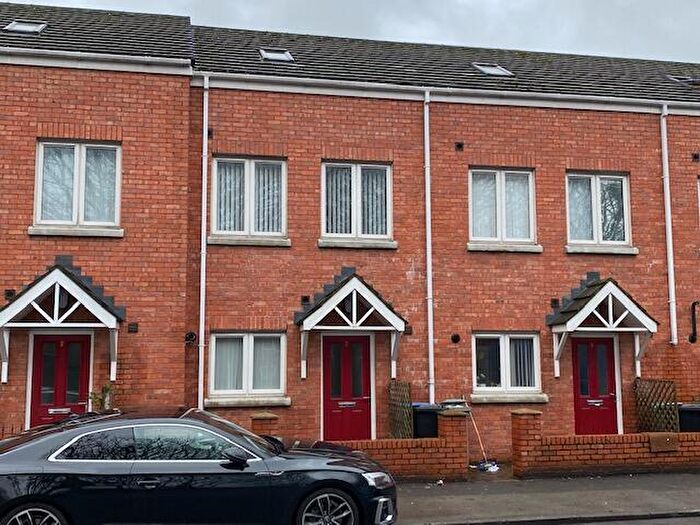 4 Bedroom Town House To Rent In Croston Terrace, Old Trafford, Manchester, M16