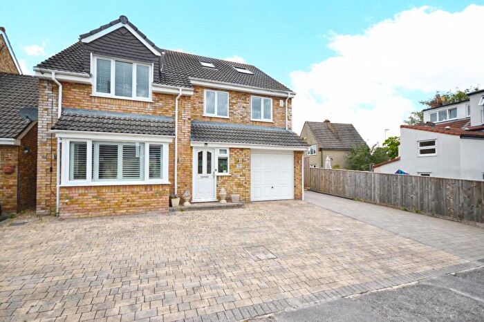 6 Bedroom Detached House For Sale In Bath Road, Longwell Green, BS30