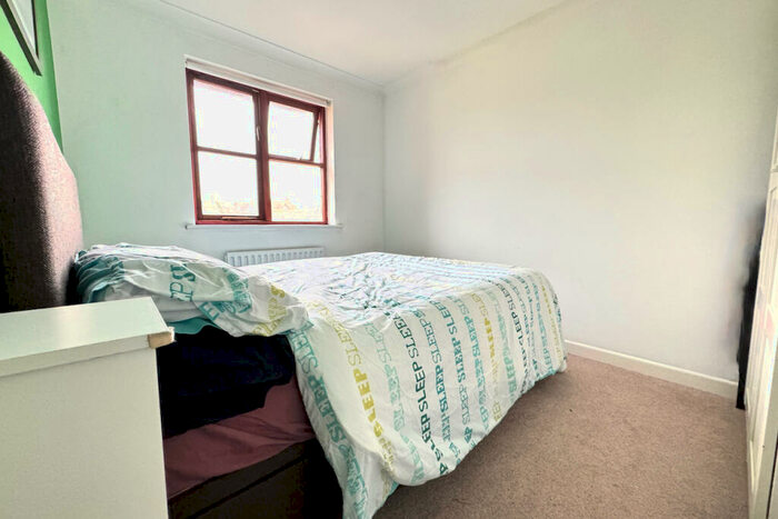 2 Bedroom Flat For Sale In Victoria Avenue, Swanage, BH19