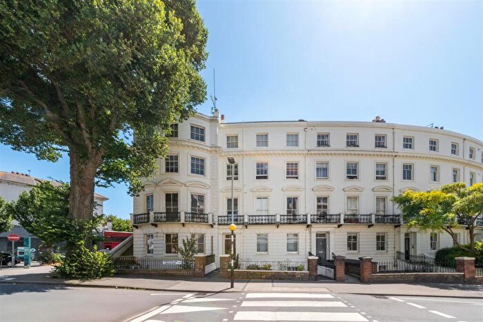 2 Bedroom Apartment For Sale In Montpelier Crescent, Brighton, BN1