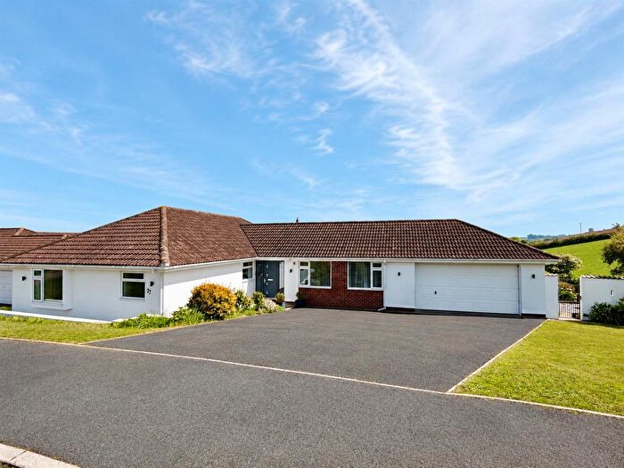 4 Bedroom Detached Bungalow For Sale In Huccaby Close, Brixham, TQ5