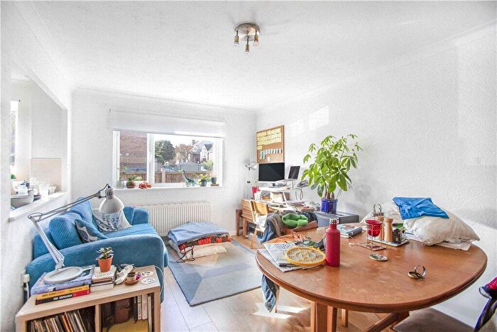 1 Bedroom Apartment To Rent In Georgian Court, Park Close, Hackney, London, E9