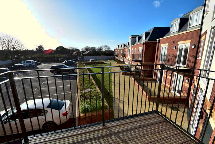 1 Bedroom Apartment To Rent In New Lane, Havant, PO9