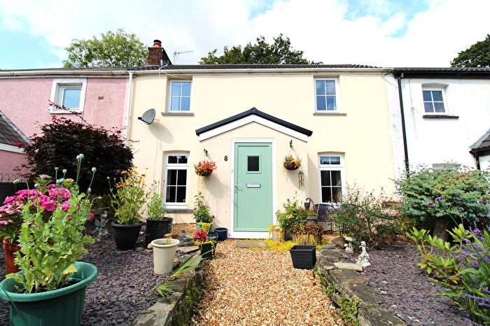 3 Bedroom Cottage For Sale In Oak Terrace, Coytrahen, Bridgend, Bridgend County., CF32