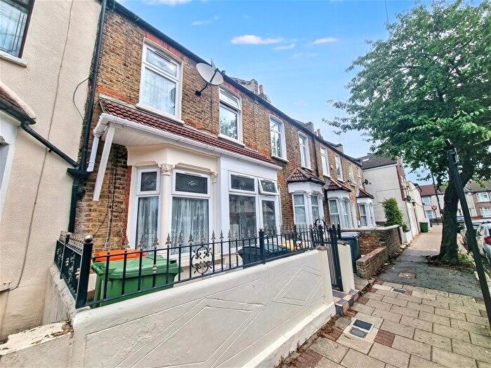 1 Bedroom Flat To Rent In Stock Street, Plaistow, E13
