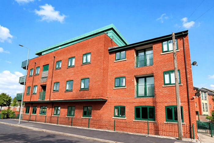 2 Bedroom Apartment For Sale In Plymouth Point - Birch Lane, Manchester., M13