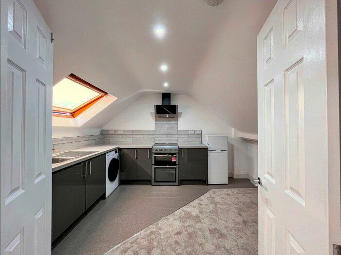 1 Bedroom Flat To Rent In Leicester Road, Loughborough, Leicestershire, LE11