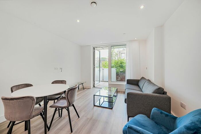 2 Bedroom Flat To Rent In Garnet Place, West Drayton, UB7