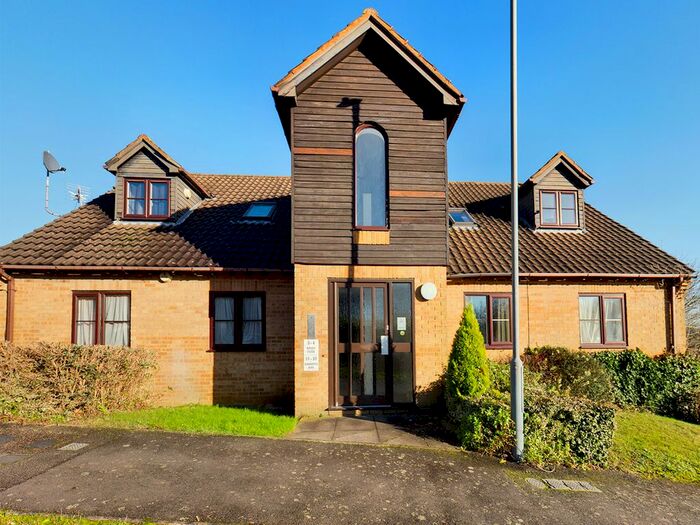 1 Bedroom Flat To Rent In Garratts Way, High Wycombe, HP13