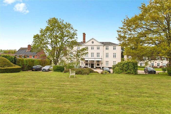 2 Bedroom Flat For Sale In Farringdon, Exeter, Devon, EX5