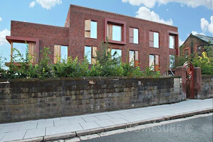 3 Bedroom Penthouse To Rent In The Water Gardens, Church Road South, Woolton, L25