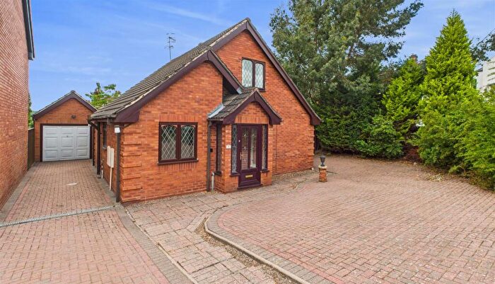 3 Bedroom Detached Bungalow For Sale In Bradleys Close, B64