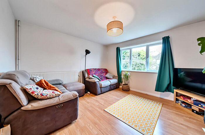 2 Bedroom Apartment To Rent In Badgers Close, Forest Hill, OX33