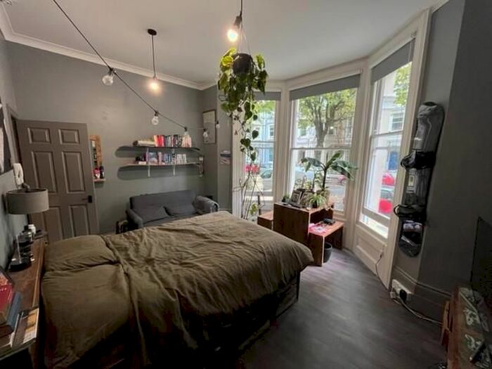 Studio To Rent In St. Aubyns, Hove, BN3