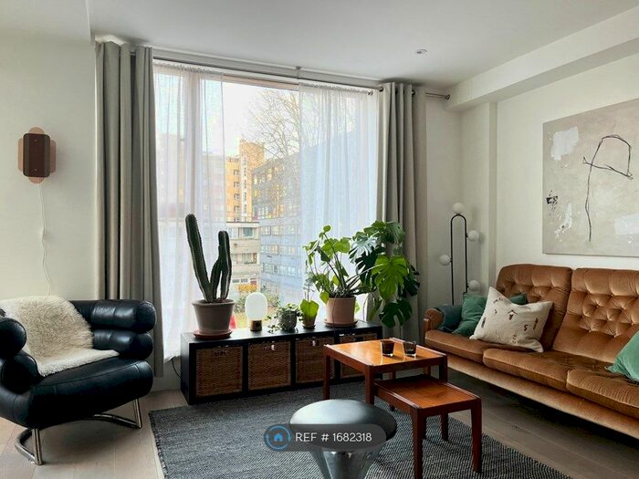 1 Bedroom Flat To Rent In Peckham Road, London, SE15