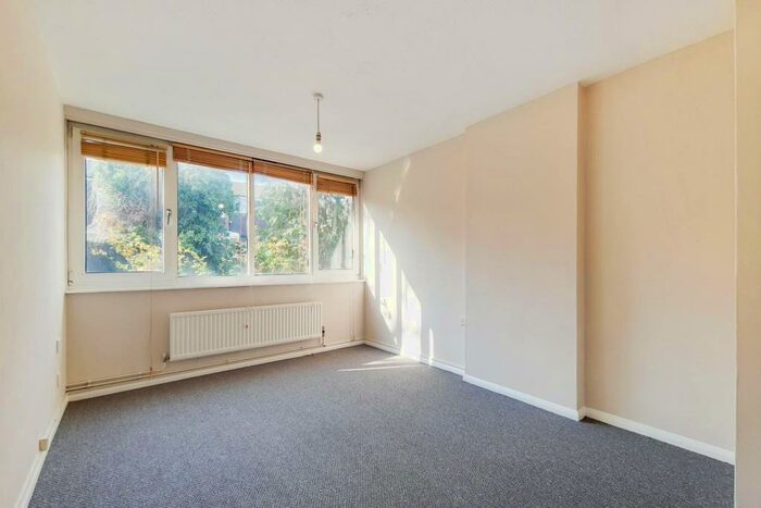 2 Bedroom Flat To Rent In Coleraine Road, Blackheath, London, SE3