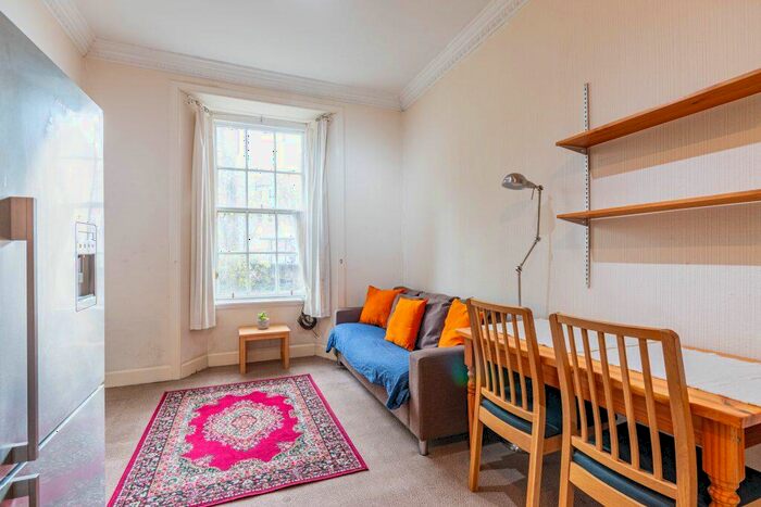1 Bedroom Flat To Rent In T &#; Parkside Street, Edinburgh, EH8
