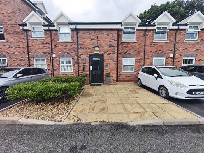 2 Bedroom Flat For Sale In Flat, Eastham Rake, Wirral, Merseyside, CH62