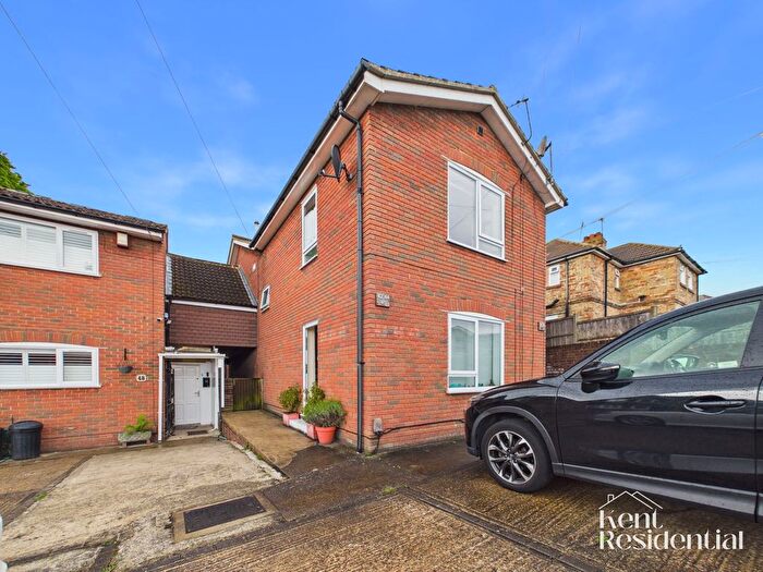 6 Bedroom Property For Sale In Breton Road, Rochester, ME1