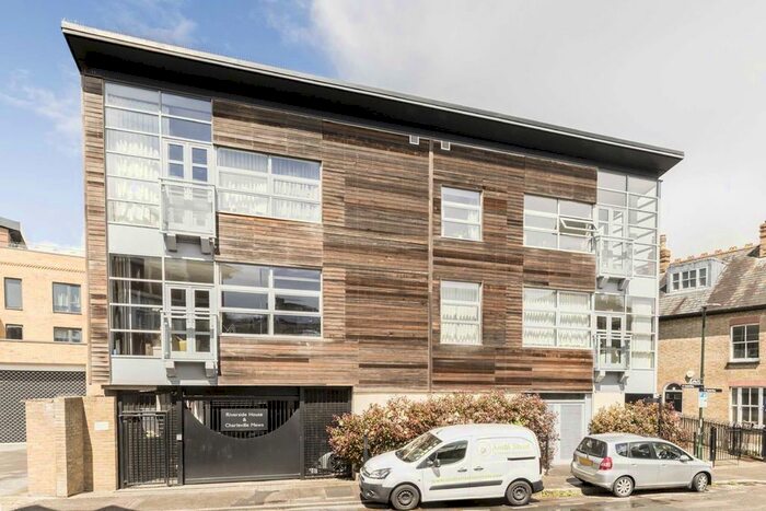 2 Bedroom Flat To Rent In Railshead Road, Isleworth, TW7