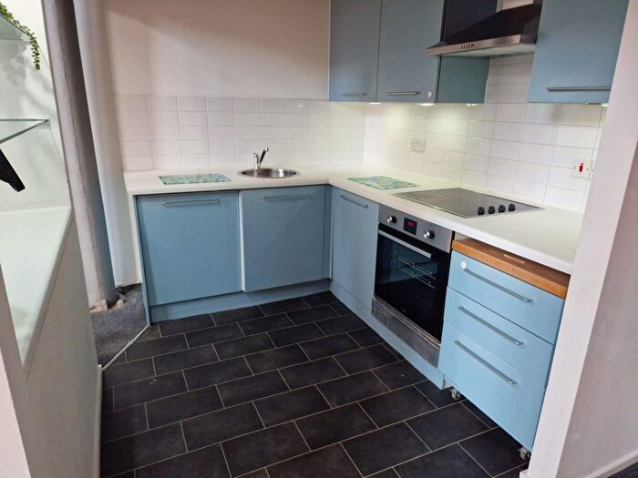2 Bedroom Flat To Rent In Hulme Hall Road, Manchester, M15
