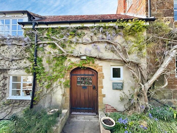 6 Bedroom Semi Detached House For Sale In Dog Lane, Fenny Compton, Warwickshire, CV47