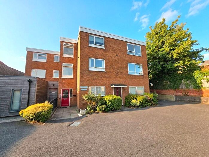 2 Bedroom Flat For Sale In Duke Street, Sutton Coldfield, B72