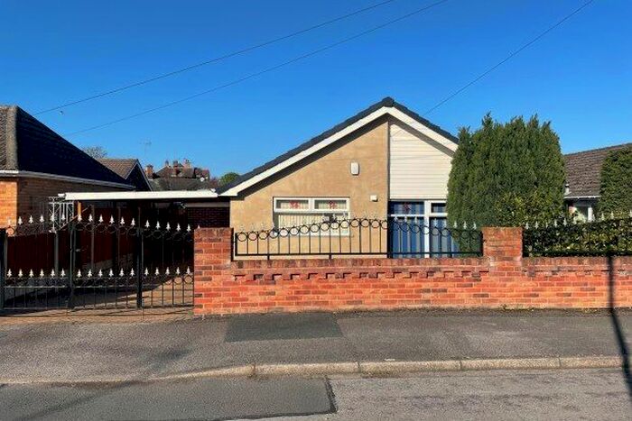 4 Bedroom Bungalow To Rent In Burnt Oaks Close, Mansfield, NG19