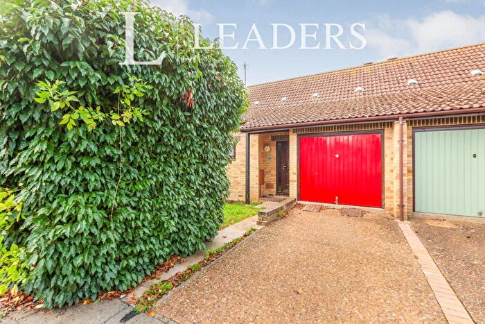 3 Bedroom House To Rent In Engaine Drive, Shenley Church End, Milton Keynes, MK5