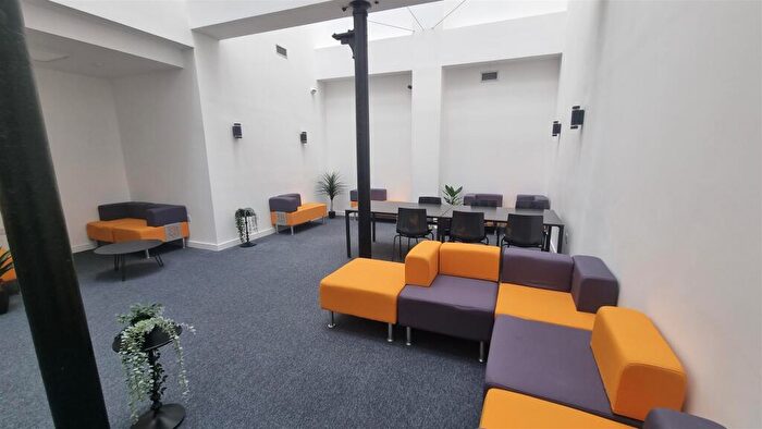 1 Bedroom Private Hall To Rent In The Silk Mill, LA2