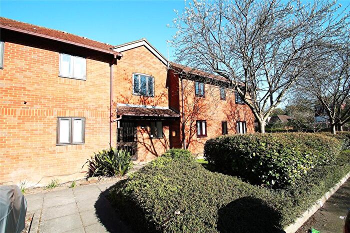Apartment For Sale In Dianne Way, New Barnet, EN4