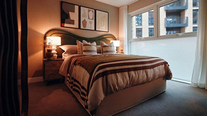 1 Bedroom Flat For Sale In Brentford, Brentford, TW8