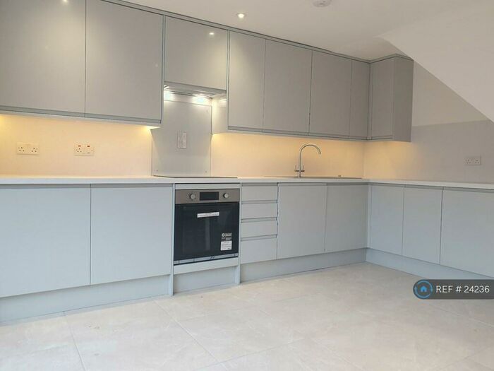 4 Bedroom Semi-Detached House To Rent In Magnin Close, London, E8