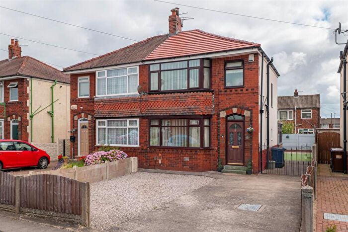3 Bedroom Semi Detached House For Sale In Leyland Road, Penwortham, Preston, PR1
